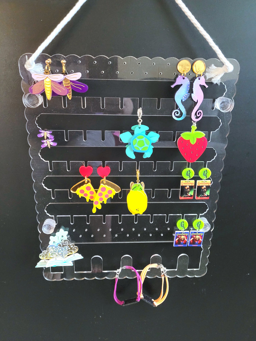 Scalloped Hanging Jewelry Holder